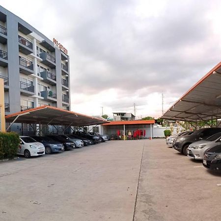Room 9 Residence (Adults Only) Pluak Daeng Exterior photo