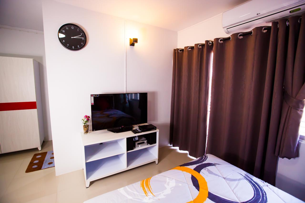 Room 9 Residence (Adults Only) Pluak Daeng Exterior photo