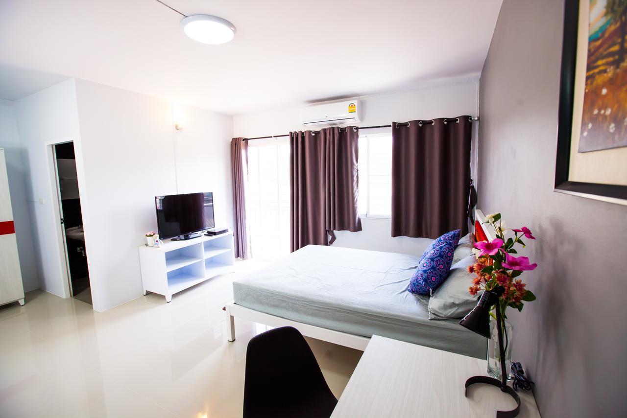 Room 9 Residence (Adults Only) Pluak Daeng Exterior photo